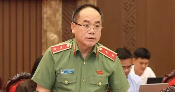 Giám đốc Công an Hà Nội thông tin về tài liệu bị đốt tại phường Cổ Nhuế 2 Giám đốc Công an Hà Nội thông tin về tài liệu bị đốt tại phường Cổ Nhuế 2