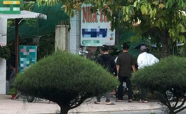 Đưa bạn gái vào nhà nghỉ ‘tâm sự’, cụ ông U80 tử vong bất thường nghi uống thuốc kích dục Đưa bạn gái vào nhà nghỉ ‘tâm sự’, cụ ông U80 tử vong bất thường nghi uống thuốc kích dục