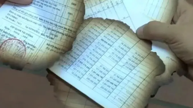 Một phường ở Hà Nội đốt tài liệu trong đêm trước thời điểm sáp nhập, lãnh đạo phường nói gì? Một phường ở Hà Nội đốt tài liệu trong đêm trước thời điểm sáp nhập, lãnh đạo phường nói gì?