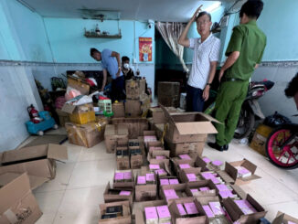 Triệt phá đường dây sản xuất, buôn bán nước hoa giả với số lượng đặc biệt lớn