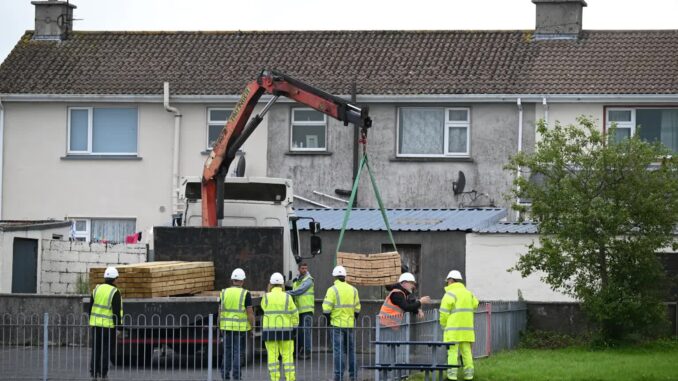 Ireland: 796 hài cốt trẻ sơ sinh nằm trong bể phốt tại một nhà thờ Ireland: 796 hài cốt trẻ sơ sinh nằm trong bể phốt tại một nhà thờ