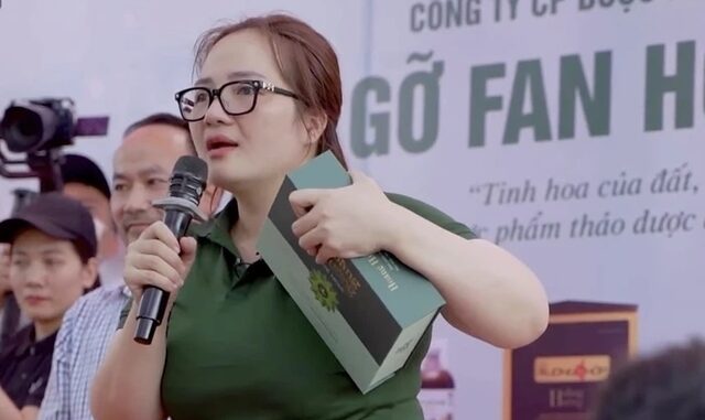 Rải tiền, tặng ô tô, khoe có 4 nhà máy, tuyên bố bỏ 100 tỷ mua công thức thuốc xương khớp: Doanh nhân Hoàng Hường thực sự giàu đến đâu? Rải tiền, tặng ô tô, khoe có 4 nhà máy, tuyên bố bỏ 100 tỷ mua công thức thuốc xương khớp: Doanh nhân Hoàng Hường thực sự giàu đến đâu?