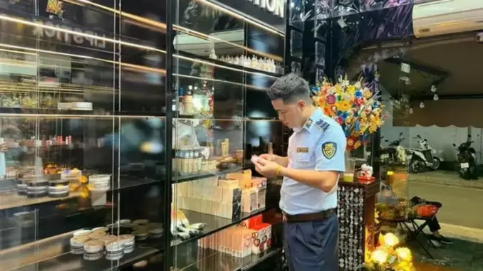 Chủ thương hiệu trang điểm nổi tiếng Hà Nội bán mỹ phẩm nhập lậu Chủ thương hiệu trang điểm nổi tiếng Hà Nội bán mỹ phẩm nhập lậu