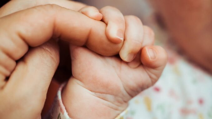 Cấp cứu thành công bé gái 3 tháng tuổi bị người thân xâm hại Cấp cứu thành công bé gái 3 tháng tuổi bị người thân xâm hại