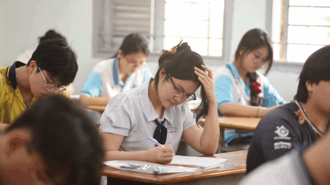 Hơn 1,1 triệu thí sinh bước vào kỳ thi tốt nghiệp THPT 2025 Hơn 1,1 triệu thí sinh bước vào kỳ thi tốt nghiệp THPT 2025