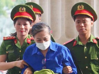 Hình ảnh cựu bí thư Tỉnh ủy Vĩnh Phúc Hoàng Thị Thúy Lan và các bị cáo vụ án Phúc Sơn đến tòa