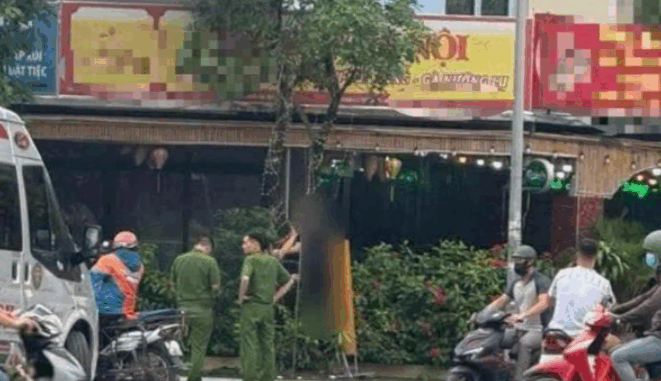 Tại một quán bia TP Hà Nội… Tại một quán bia TP Hà Nội…