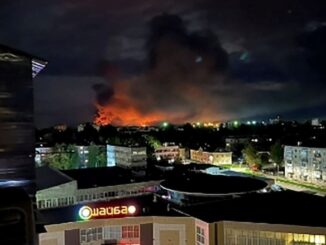 Một loạt tiếng nổ vang lên ở Moscow, Nga tạm dừng hoạt động nhiều sân bay do UAV Ukraine