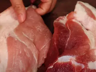 Mua thịt lợn chọn miếng có màu đậm hay nhạt mới là thịt tươi ngon?