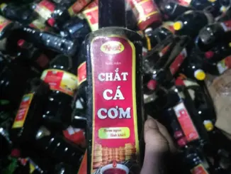 Đem mẫu nước mắm này đi kiểm nghiệm rù-ng mình nhận ra lý do phải đem đổ tr-ộm! Bao năm nay dân mình đã bị lừa