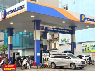 Giá xăng tăng lần 5 liên tiếp, RON 95 vượt 21.500 đồng/lít