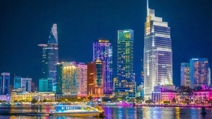 Mấy thập kỉ rồi, đất nước ta mới lại có một thời khắc lịch sử, linh thiêng đến vậy Mấy thập kỉ rồi, đất nước ta mới lại có một thời khắc lịch sử, linh thiêng đến vậy