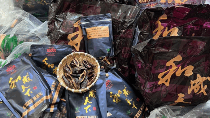 Nhập khẩu tăng gấp 14 lần, kẹo cau Trung Quốc giá 3 triệu đồng/kg tràn chợ Việt Nhập khẩu tăng gấp 14 lần, kẹo cau Trung Quốc giá 3 triệu đồng/kg tràn chợ Việt
