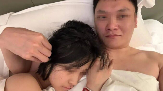 Cựu giám đốc ‘sở hữu’ 200 hợp đồng tình ái với loạt điều khoản quái gở đang gây xôn xao MXH là ai? Cựu giám đốc ‘sở hữu’ 200 hợp đồng tình ái với loạt điều khoản quái gở đang gây xôn xao MXH là ai?