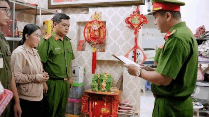 B:ắ-t người phụ nữ bán hàng online doanh thu hàng chục tỉ đồng B:ắ-t người phụ nữ bán hàng online doanh thu hàng chục tỉ đồng