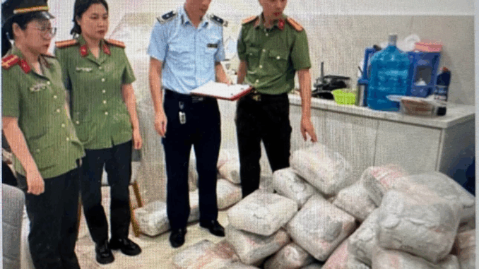 Tịch thu gần 2.000kg thức ăn cho mèo mang nhãn hiệu này: Nghe nói các chị em mua đắt lắm, đến mèo cũng không tha Tịch thu gần 2.000kg thức ăn cho mèo mang nhãn hiệu này: Nghe nói các chị em mua đắt lắm, đến mèo cũng không tha