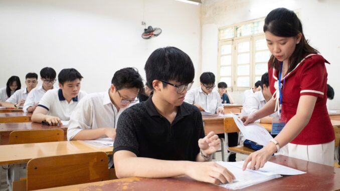 Giáo viên đ;ột n;gột bị trừ 5 triệu đồng sau thông báo tăng lương: Chuyện gì đây? Giáo viên đ;ột n;gột bị trừ 5 triệu đồng sau thông báo tăng lương: Chuyện gì đây?
