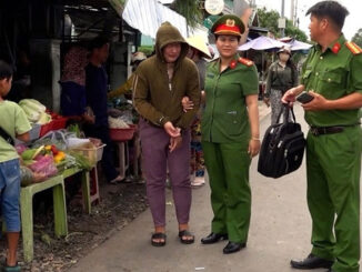 Bắt người phụ nữ cướp vé số, tiền của bé trai 9 tuổi sau bốn giờ gây án
