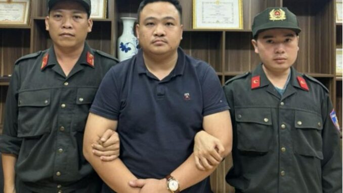 Thủ đoạn biến hàng trăm nghìn người… Thủ đoạn biến hàng trăm nghìn người…