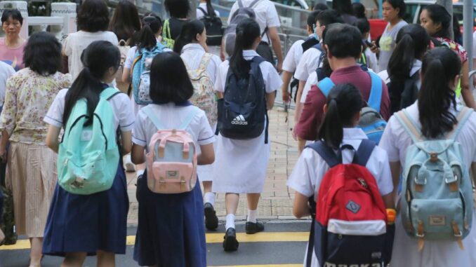 Vì sao nhiều học sinh cá biệt khi ra đời lại thành công hơn người học giỏi: Lí do đáng suy ngẫm Vì sao nhiều học sinh cá biệt khi ra đời lại thành công hơn người học giỏi: Lí do đáng suy ngẫm
