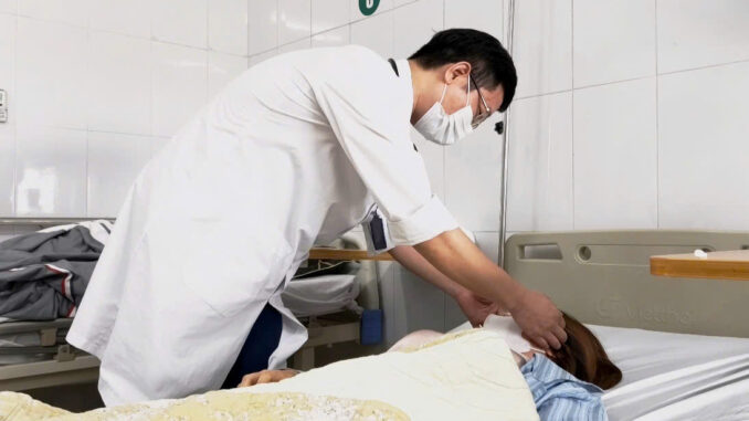 Hà Nội: Thiếu nữ 15 tuổi tử vong sau khi tự nặn mụn, bôi thuốc không rõ nguồn gốc Hà Nội: Thiếu nữ 15 tuổi tử vong sau khi tự nặn mụn, bôi thuốc không rõ nguồn gốc