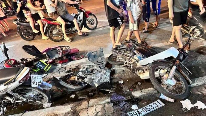 Danh tính tài xế ô tô “điên” tông hàng loạt xe máy và ô tô ở Bắc Ninh Danh tính tài xế ô tô “điên” tông hàng loạt xe máy và ô tô ở Bắc Ninh