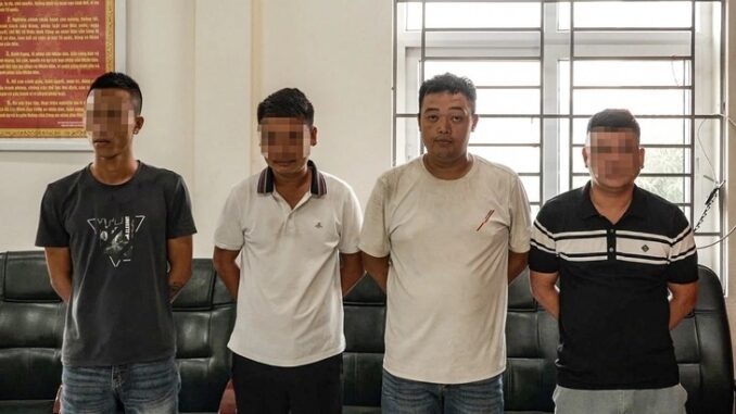 Tài xế taxi ‘chặt chém’ 4,2 triệu đồng/cuốc xe của người dân tộc Mông: ‘Tôi thấy họ dễ quá mới thu giá cao’ Tài xế taxi ‘chặt chém’ 4,2 triệu đồng/cuốc xe của người dân tộc Mông: ‘Tôi thấy họ dễ quá mới thu giá cao’