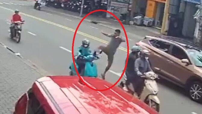 Giám đốc Công an Bình Dương yêu cầu điều tra vụ người đàn ông đạp ngã nữ xe ôm Giám đốc Công an Bình Dương yêu cầu điều tra vụ người đàn ông đạp ngã nữ xe ôm