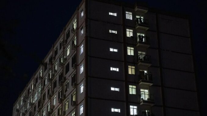 Bị bán tới trung tâm lừa đảo ở Campuchia, nam thanh niên liều mình lao từ tầng 8 xuống đất để bỏ trốn Bị bán tới trung tâm lừa đảo ở Campuchia, nam thanh niên liều mình lao từ tầng 8 xuống đất để bỏ trốn