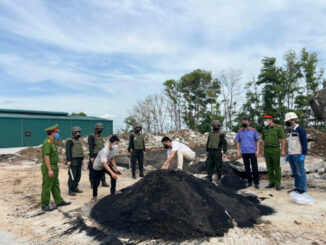 Nhóm người Trung Quốc đứng sau vụ chôn 1.623 tấn xỉ chì ở Hà Nội: ‘Đầu độc’ sức khỏe, môi trường ra sao?