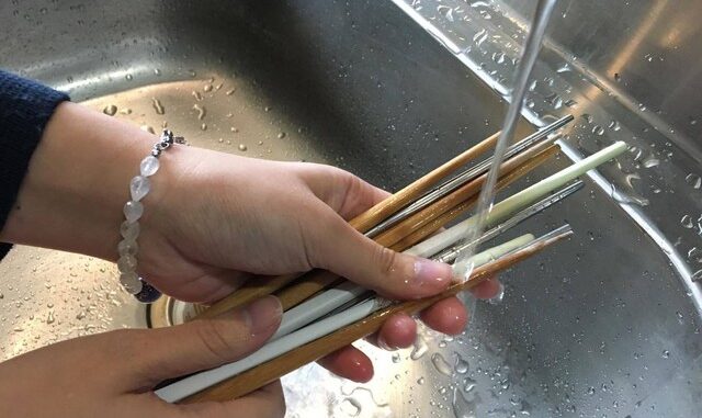Một hành động khi rửa đũa rất nguy hiểm, khiến cả nhà u-ng thư nhưng ai cũng làm Một hành động khi rửa đũa rất nguy hiểm, khiến cả nhà u-ng thư nhưng ai cũng làm
