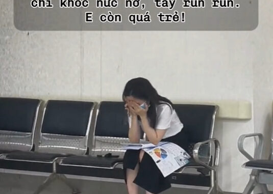 Khoảnh khắc cô gái 23 tuổi bị ung thư máu ngồi khóc ở hành lang bệnh viện khiến nhiều người đau lòng: Đừng bỏ qua những dấu hiệu bệnh Khoảnh khắc cô gái 23 tuổi bị ung thư máu ngồi khóc ở hành lang bệnh viện khiến nhiều người đau lòng: Đừng bỏ qua những dấu hiệu bệnh