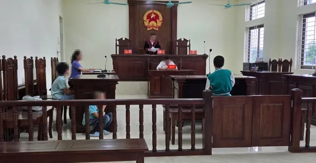 Vụ người mẹ đơn thân trộm tiền để nuôi con: Điều tra viên, kiểm sát viên chung tay hỗ trợ 3 cháu nhỏ Vụ người mẹ đơn thân trộm tiền để nuôi con: Điều tra viên, kiểm sát viên chung tay hỗ trợ 3 cháu nhỏ