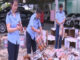 Tiêu hủy gần 2.000 gói bim bim giả mạo nhãn hiệu “Tăm cay Bà Tuyết”