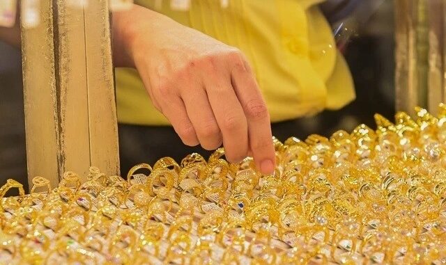Giá vàng hôm nay 19/6: Đảo chiều đi xuống Giá vàng hôm nay 19/6: Đảo chiều đi xuống