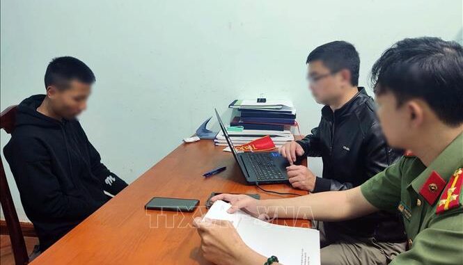 Chân dung n-am sinh vừa bị khởi tố vì làm l-ộ đề thi Văn bằng thiết bị công nghệ cao Chân dung n-am sinh vừa bị khởi tố vì làm l-ộ đề thi Văn bằng thiết bị công nghệ cao