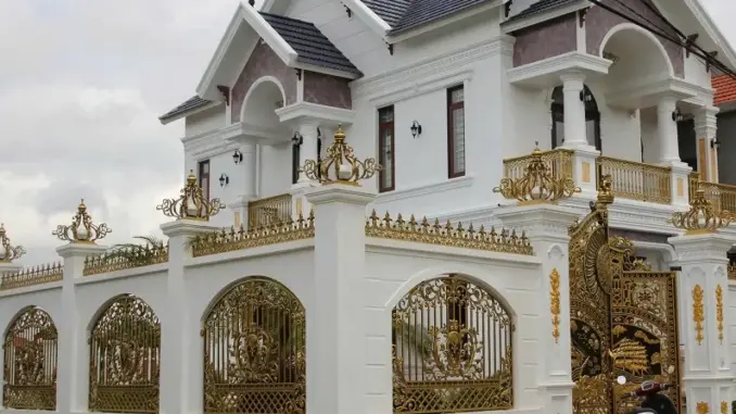 Lừa đảo hàng ngàn người qua mạng rồi về quê xây biệt thự Lừa đảo hàng ngàn người qua mạng rồi về quê xây biệt thự