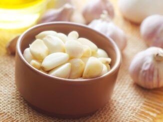 Những đại kỵ khi ăn tỏi, biết mà tránh kẻo ‘hối không kịp’