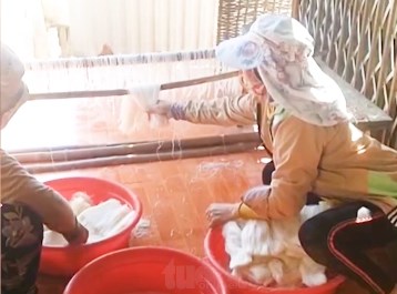 Bắt quả tang cơ sở sản xuất bún mất vệ sinh An toàn thực phẩm Bắt quả tang cơ sở sản xuất bún mất vệ sinh An toàn thực phẩm