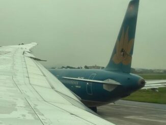 Hai máy bay va chạm tại sân bay Nội Bài