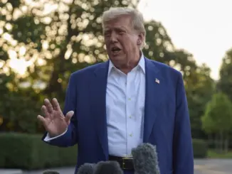 Ông Trump yêu cầu máy bay Israel mang bom quay về nước