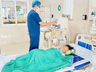 Bé gái 7 tuổi bị rắn cạp nia chui ra từ máy lạnh cắn khi đang ngủ một mình