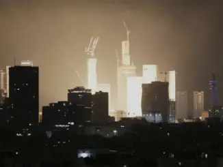 Tên lửa Iran có thể đã đánh trúng trụ sở Bộ Quốc phòng Israel