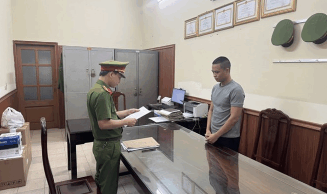 “Gia đình Hải Sen” bị bắt: Hơn 100.000 hộp Siro ăn ngon Hải Bé đã bán là hàng gi:ả, biết bao trẻ em đã uống phải thứ để:u gi:ả này, sức khỏe bây giờ ra sao? “Gia đình Hải Sen” bị bắt: Hơn 100.000 hộp Siro ăn ngon Hải Bé đã bán là hàng gi:ả, biết bao trẻ em đã uống phải thứ để:u gi:ả này, sức khỏe bây giờ ra sao?