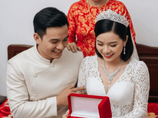 Vừa về làm dâu, buổi tối xong hết công việc mẹ chồng sang phòng rồi đòi giữ hết vàng cưới…