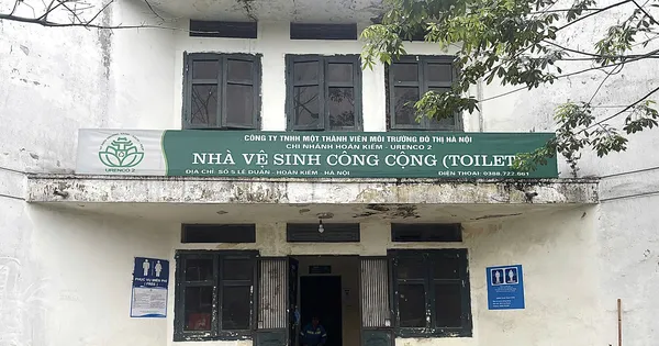 Ám ảnh nhà vệ sinh công cộng ở Hà Nội Ám ảnh nhà vệ sinh công cộng ở Hà Nội