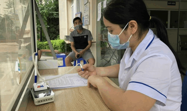 Tiền lương và các chế độ của người làm việc tại Trạm Y tế xã Tiền lương và các chế độ của người làm việc tại Trạm Y tế xã