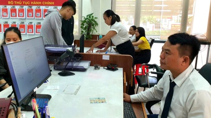 Đề xuất chi 500 triệu đồng cho mỗi xã, phường để nâng cấp hạ tầng công nghệ Đề xuất chi 500 triệu đồng cho mỗi xã, phường để nâng cấp hạ tầng công nghệ