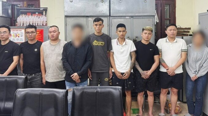 29 tiếp viên nữ bị “giam lỏng”, ép ăn mặc hở hang “tiếp khách”: Lật tẩy bí mật nơi “địa ngục” trần gian