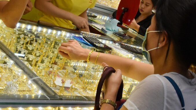 Giá vàng hôm nay 6-7: Vì sao đồng loạt dự báo tăng tiếp? Giá vàng hôm nay 6-7: Vì sao đồng loạt dự báo tăng tiếp?